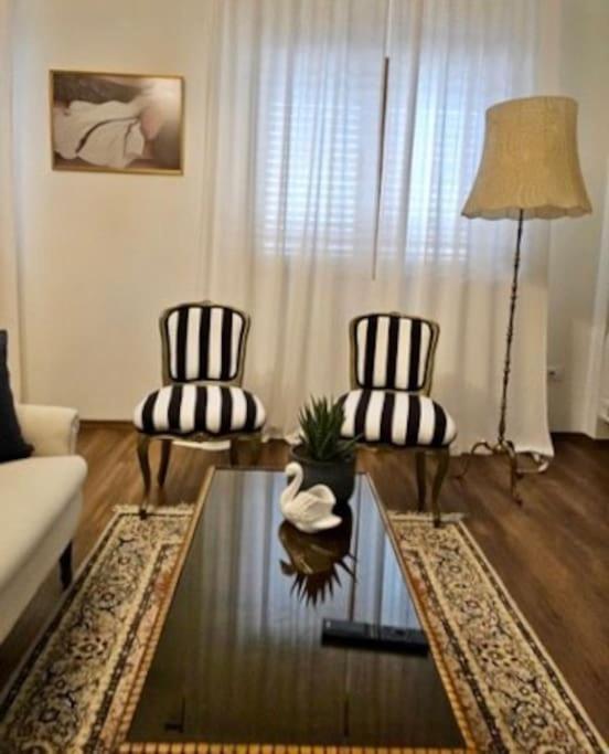 Gjirokastër Novi'S Luxury Apartment 2 מראה חיצוני תמונה