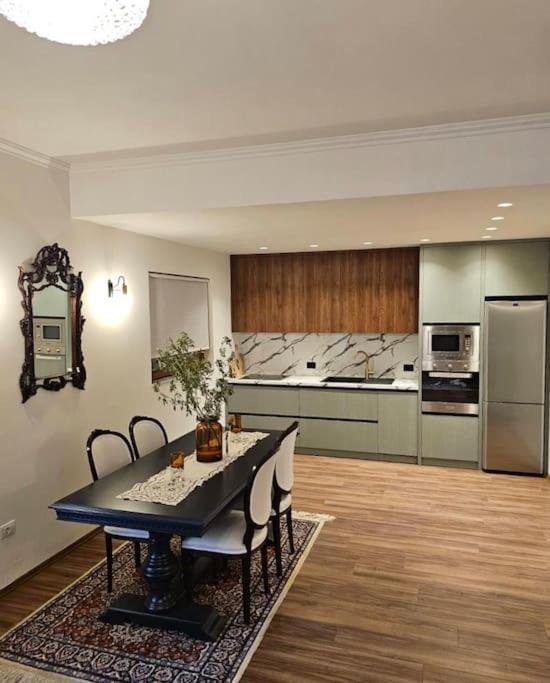 Gjirokastër Novi'S Luxury Apartment 2 מראה חיצוני תמונה