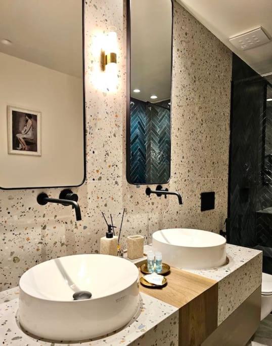 Gjirokastër Novi'S Luxury Apartment 2 מראה חיצוני תמונה